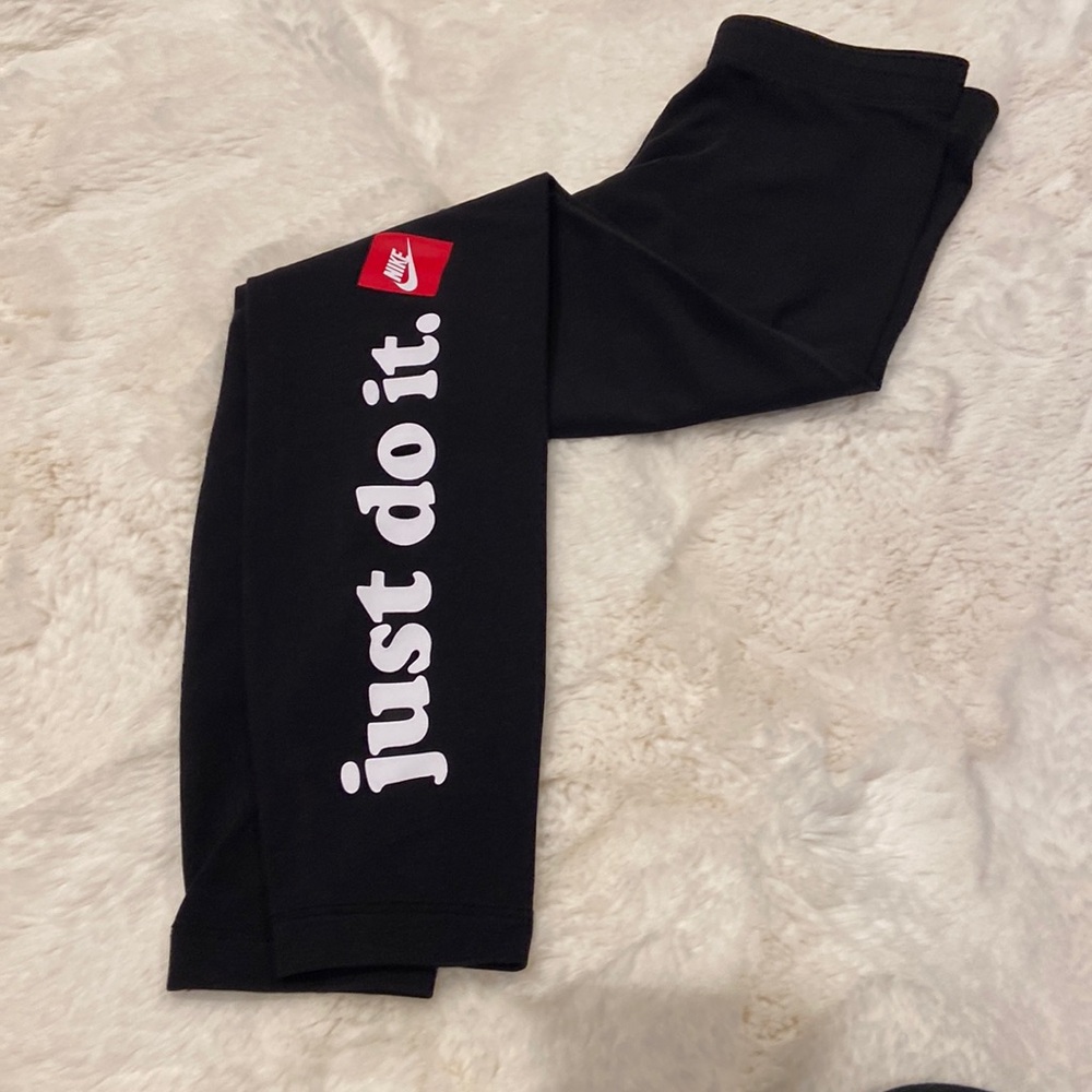 NWOT Nike leggings